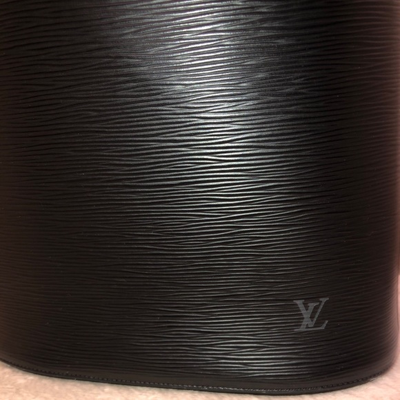 🌟Louis Vuitton Shoulder bucket bag🌟 - Picture 3 of 11